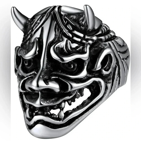 Stainless steel bold large devil statement ring - Picture 3 of 10